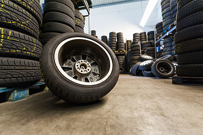 沪胶期货或现急涨急跌行情 短期不建议操作