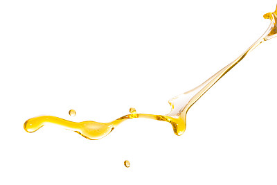 原油期货继续高位震荡 油价处于超买区间