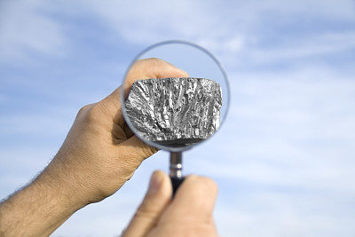 原料维持紧缺 沪锌期货节前走势依旧强劲